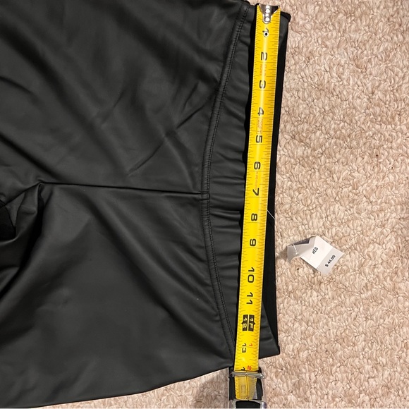 The Gap - faux leather in front leggings size med - Picture 3 of 7